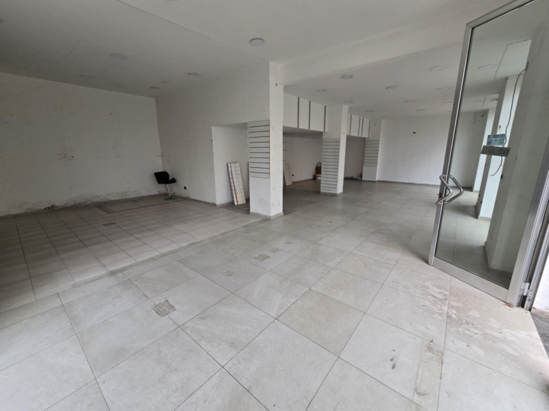 Locale Commerciale 5 Vetrine Viale Aldo Moro