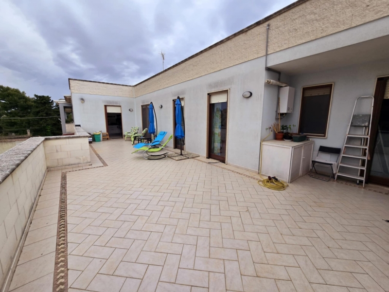 Attico di Nuova Costruzione + Terrazzo + 2 Garage + Posto Auto Mesagne