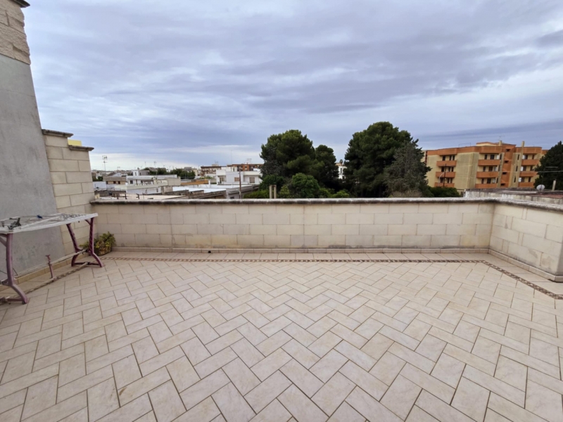 Attico di Nuova Costruzione + Terrazzo + 2 Garage + Posto Auto Mesagne