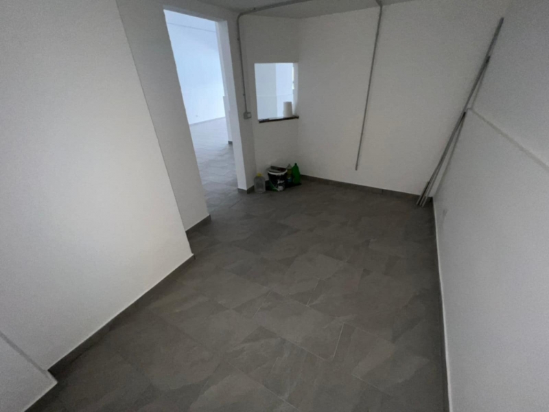 Locale Commerciale C1 Sbarre Inferiori 100 Mq