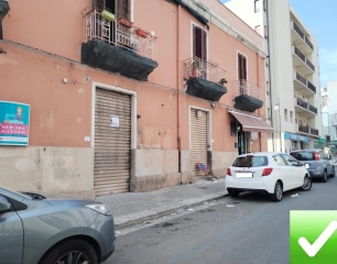 Locale Commerciale C1 Via Possidonea 60 Mq
