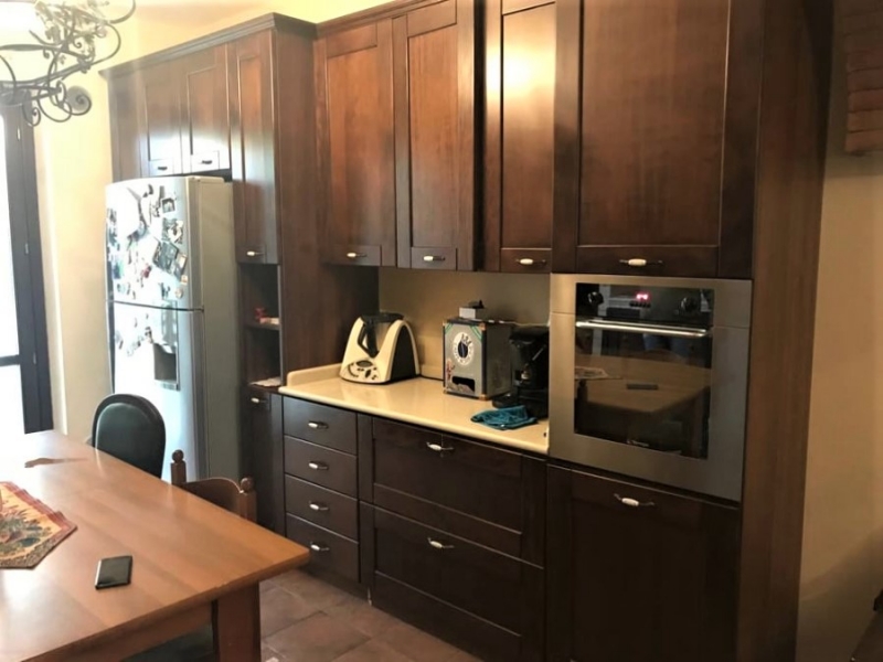 Villa Recente Costruzione Tre Livelli Con Giardino