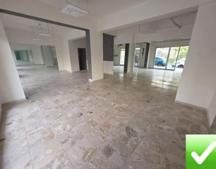 Locale Commerciale C1 2 Vetrine Condera 70 Mq