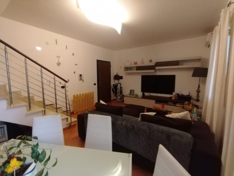 Duplex Di Recente Costruzione 2 Livelli + Garage + Posto Auto Pentimele
