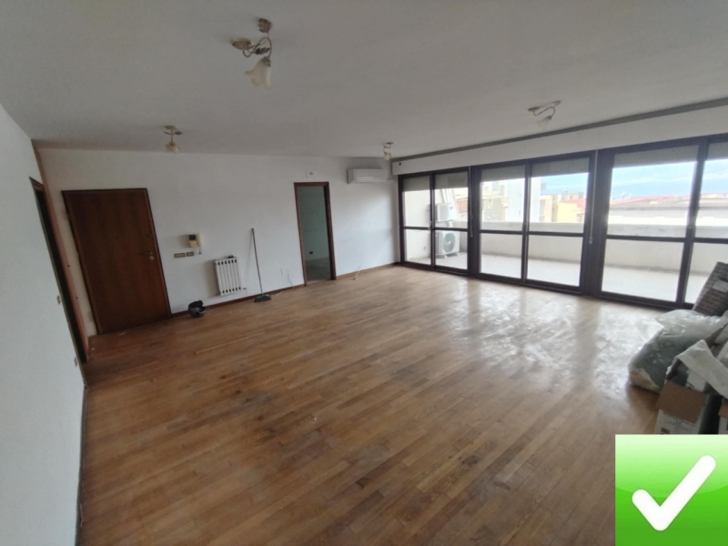 Appartamento Ristrutturato + Garage + Posti Auto Reggio Campi