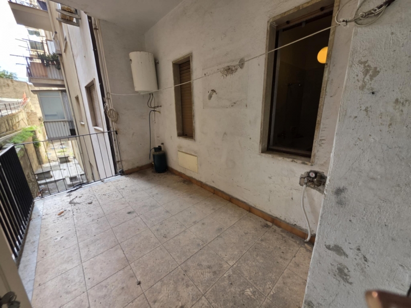 Ampio e Luminoso Appartamento Via Reggio Campi