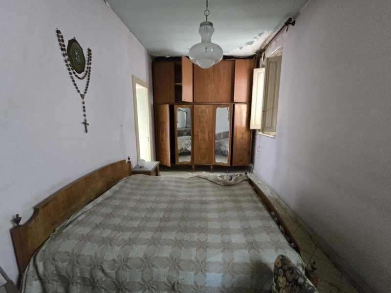 Terra Cielo Da Ristrutturare Con Terrazzo Archi