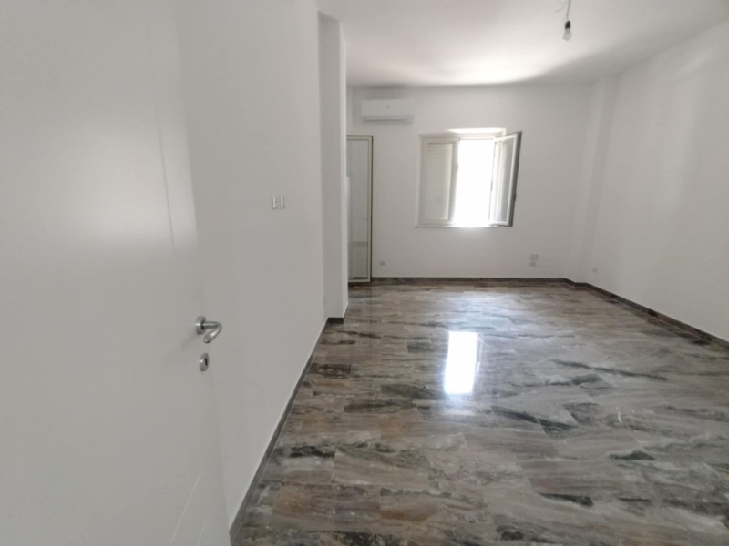 Appartamento Luminoso Ristrutturato Con Cantina Via Cantaffio 100 Mq