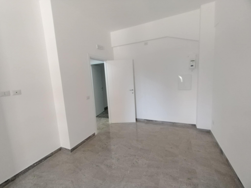 Appartamento Luminoso Ristrutturato Con Cantina Via Cantaffio 100 Mq
