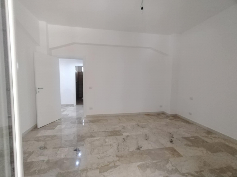 Appartamento Luminoso Ristrutturato Con Cantina Via Cantaffio 100 Mq
