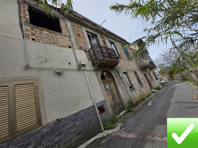 Rudere 3 Livelli Da Ristruturare 288 Mq + Giardino 60 Mq Gallico Superiore