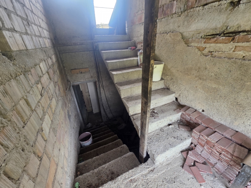 Rudere 3 Livelli Da Ristruturare 288 Mq + Giardino 60 Mq Gallico Superiore