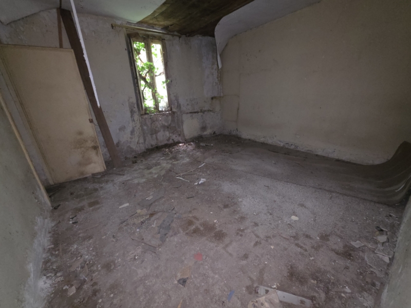 Rudere 3 Livelli Da Ristruturare 288 Mq + Giardino 60 Mq Gallico Superiore