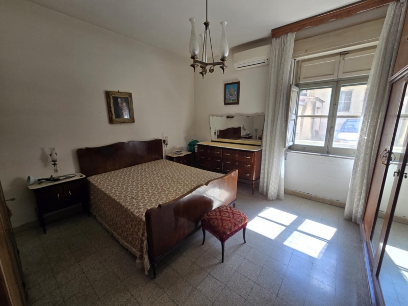 Appartamento Da Ristrutturare + Posto Auto + Garage + Uso Giardino Pressi Nazionale Villa San Giovanni