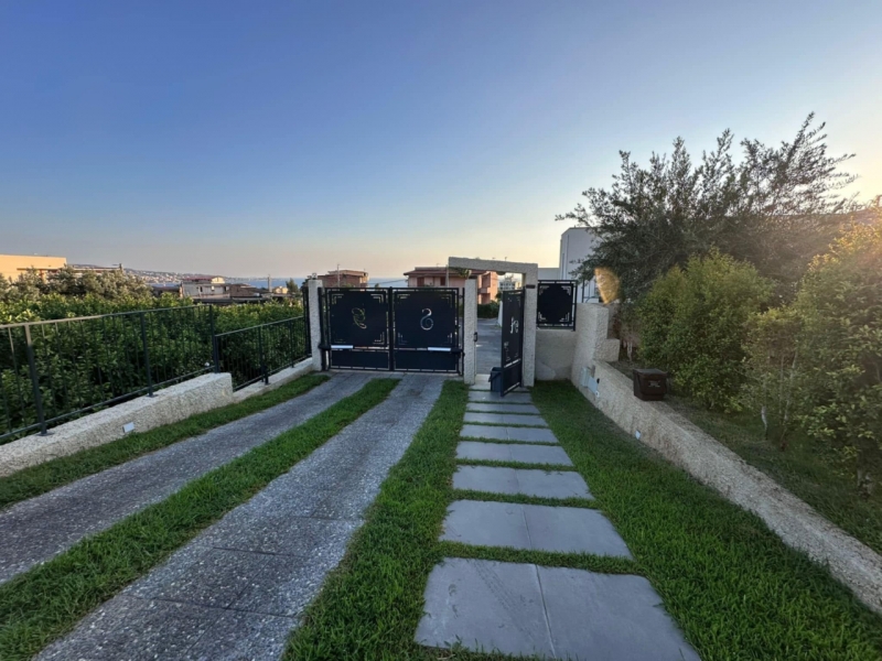 VIilla Indipendente Panoramica Con Piscina Design Iconico Mortara