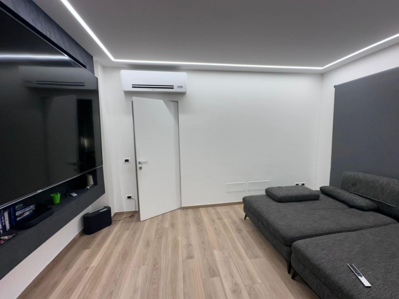 VIilla Indipendente Panoramica Con Piscina Design Iconico Mortara