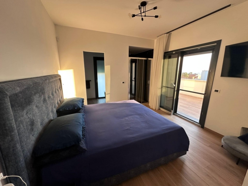 VIilla Indipendente Panoramica Con Piscina Design Iconico Mortara
