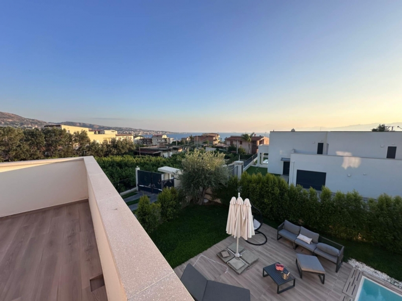 VIilla Indipendente Panoramica Con Piscina Design Iconico Mortara
