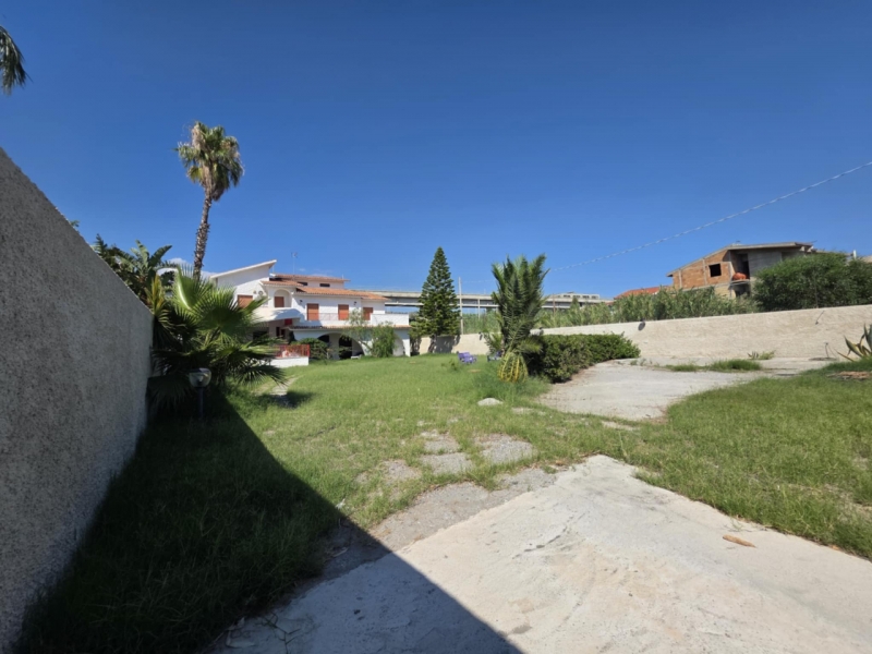 Villa Indipendente Con Giardino Saline