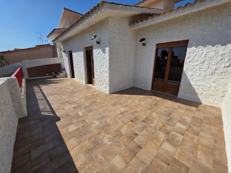 Villa Indipendente Con Giardino Saline
