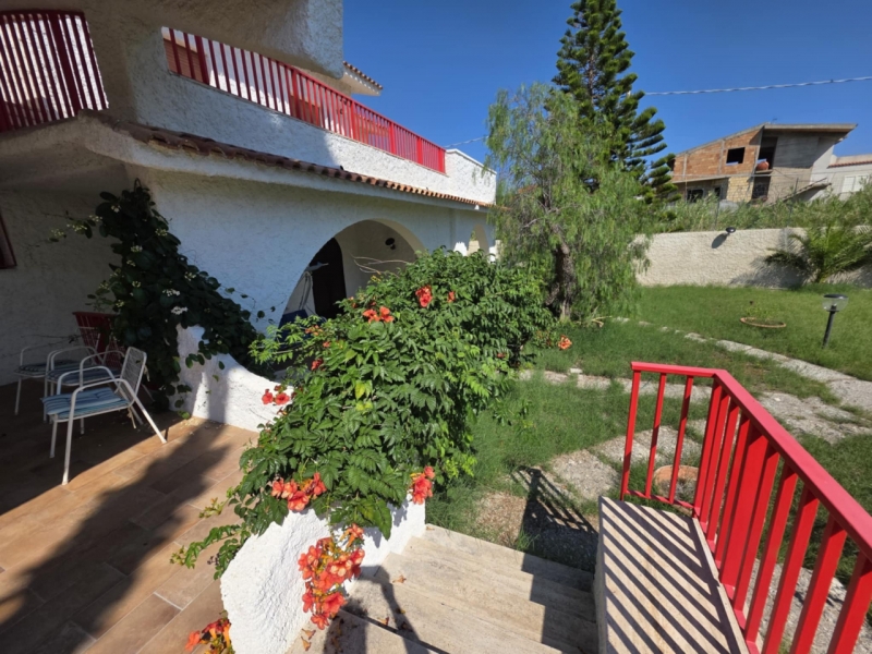 Villa Indipendente Con Giardino Saline