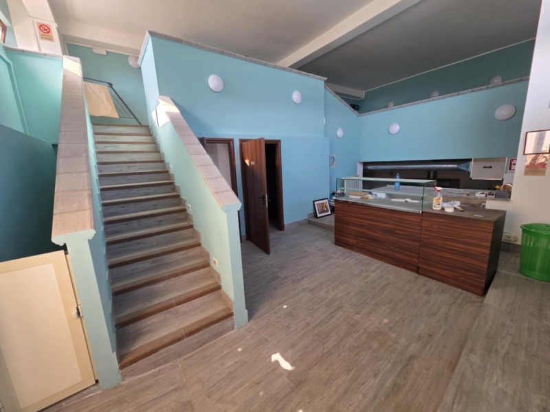 Locale Commerciale C1 Indipendente Arangea 140 Mq