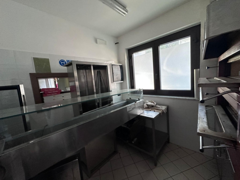 Locale Commerciale C1 Spirito Santo 105 Mq