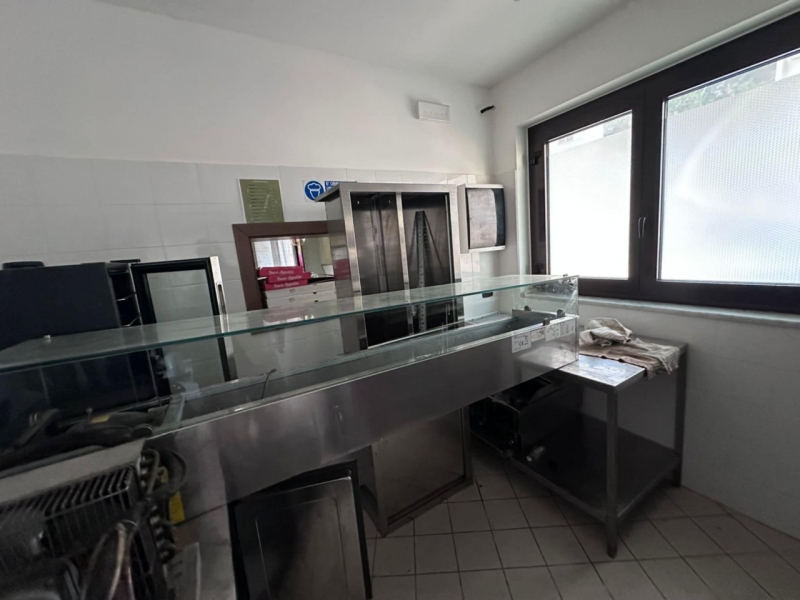Locale Commerciale C1 Spirito Santo 105 Mq