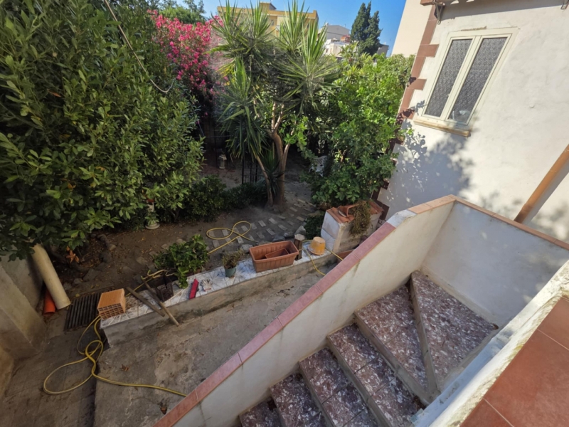 Casa Indipendente Su Due Livelli 140 Mq Con Giardino 100 Mq Catona