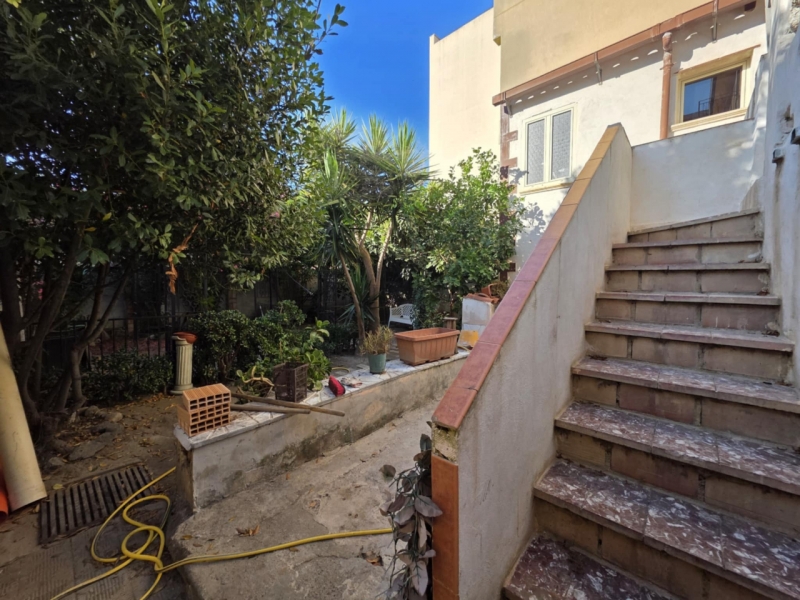 Casa Indipendente Su Due Livelli 140 Mq Con Giardino 100 Mq Catona