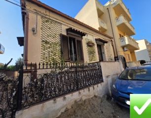 Casa Indipendente Su Due Livelli 140 Mq Con Giardino 100 Mq Catona