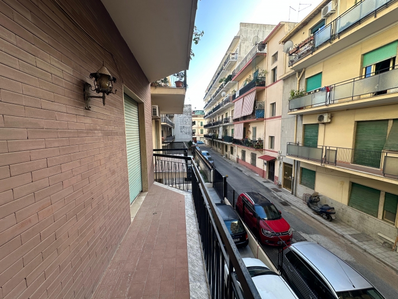 Ampio Appartamento Con Garage e Posto Auto Via Pio XI 180 Mq