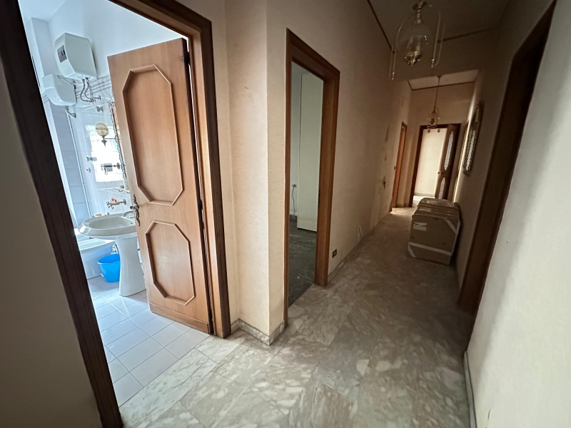 Ampio Appartamento Con Garage e Posto Auto Via Pio XI 180 Mq