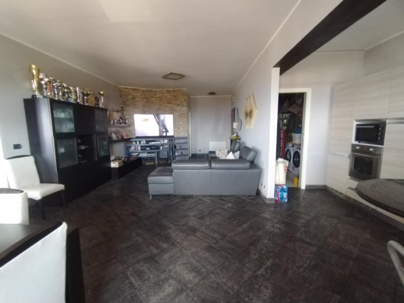 Appartamento Ristrutturato Arredato Panoramico Via Vallone Mariannazzo 160 Mq