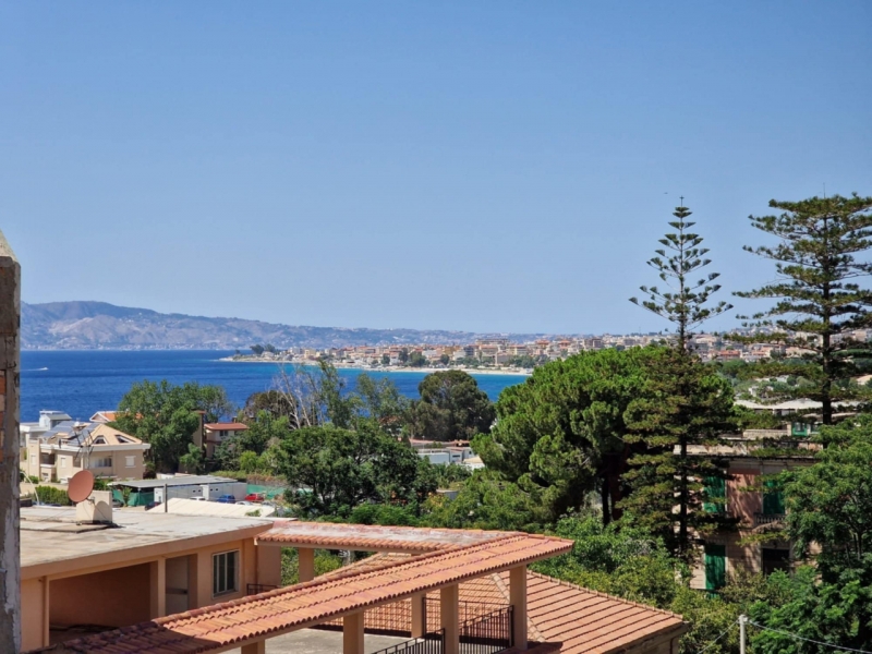 Appartamento Panoramico Con Posto Auto Pentimele/Archi 95 Mq