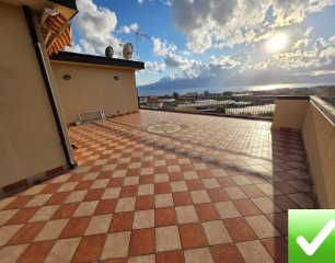 Attico Panoramico Arredato 65 Mq Con Ampio Terrazzo 120 Mq Archi Carmine 