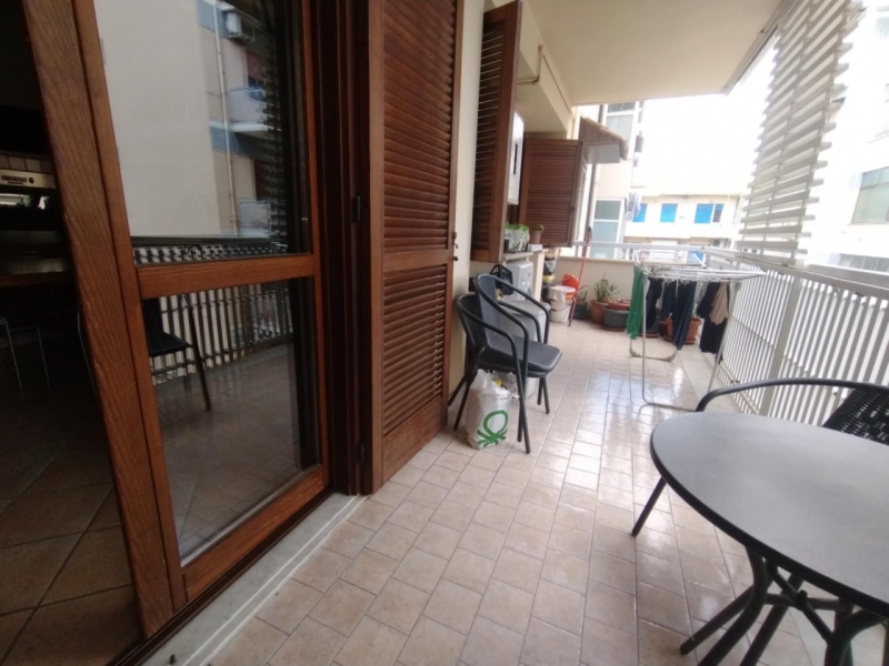 Ampio ed Elegante Appartamento + Posto Auto Via Licandro 150 Mq