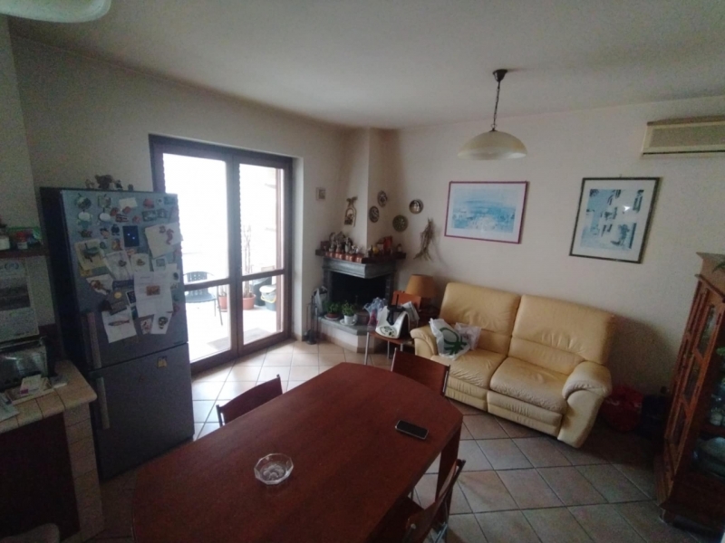 Ampio ed Elegante Appartamento + Posto Auto Via Licandro 150 Mq