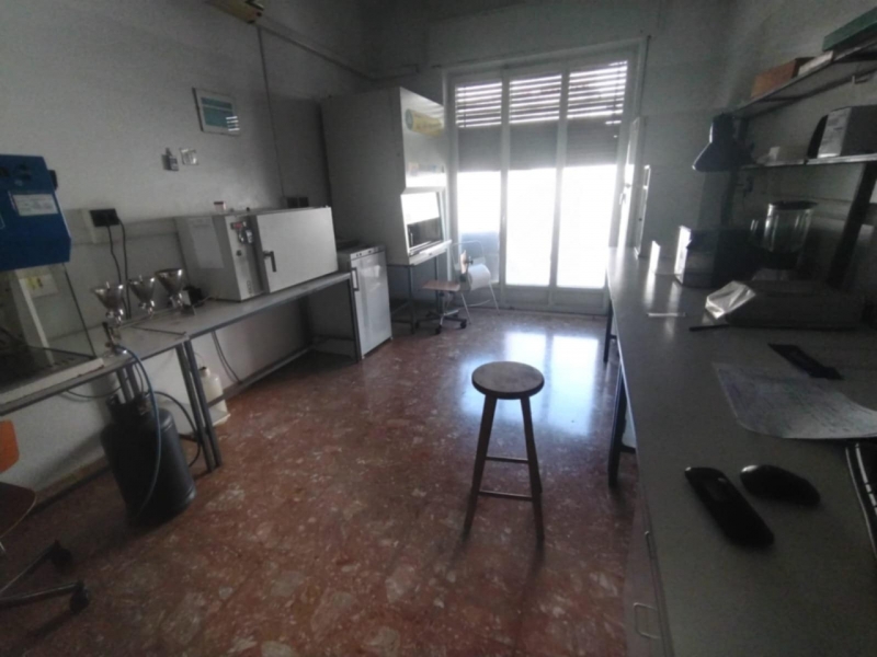 Ampio Appartamento Con Cantina Via Aschenez 160 Mq