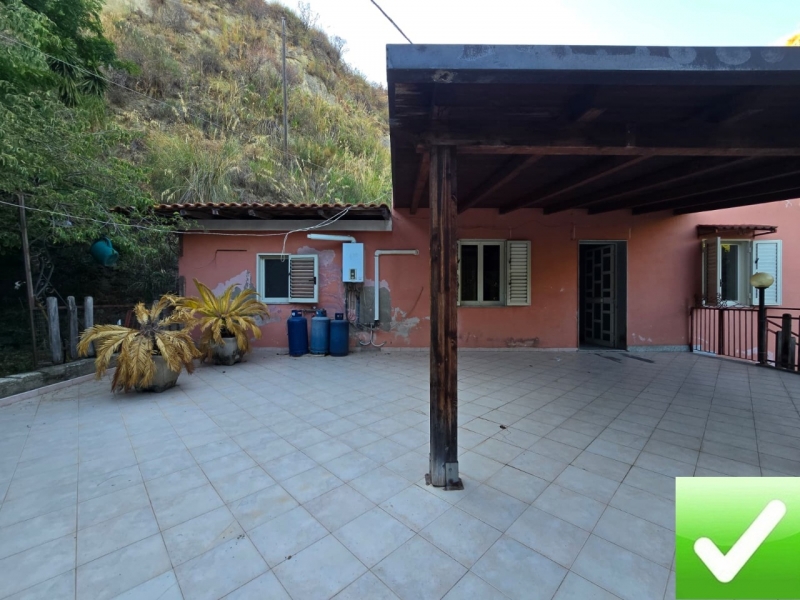 Villa Indipendente Da Ristrutturare 160 Mq Con Giardino 1000 Mq Prumo 