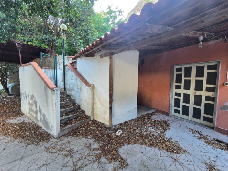 Villa Indipendente Da Ristrutturare 160 Mq Con Giardino 1000 Mq Prumo 