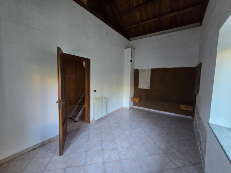 Villa Indipendente Da Ristrutturare 160 Mq Con Giardino 1000 Mq Prumo 