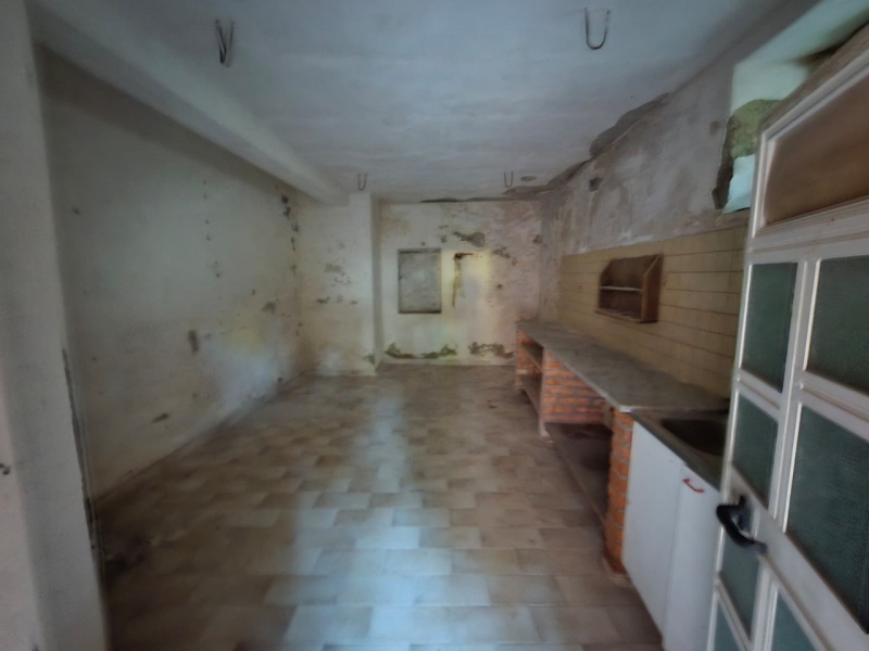 Villa Indipendente Da Ristrutturare 160 Mq Con Giardino 1000 Mq Prumo 