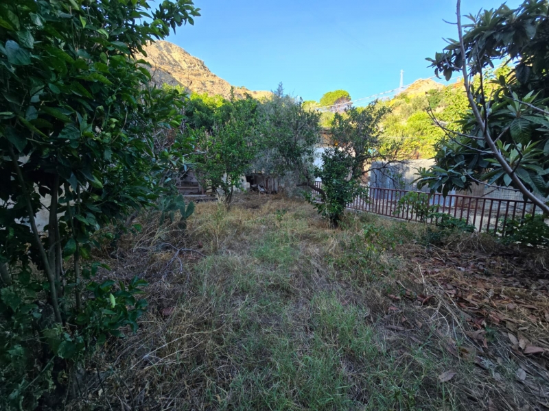 Villa Indipendente Da Ristrutturare 160 Mq Con Giardino 1000 Mq Prumo 