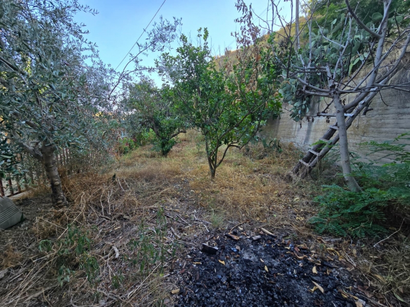 Villa Indipendente Da Ristrutturare 160 Mq Con Giardino 1000 Mq Prumo 