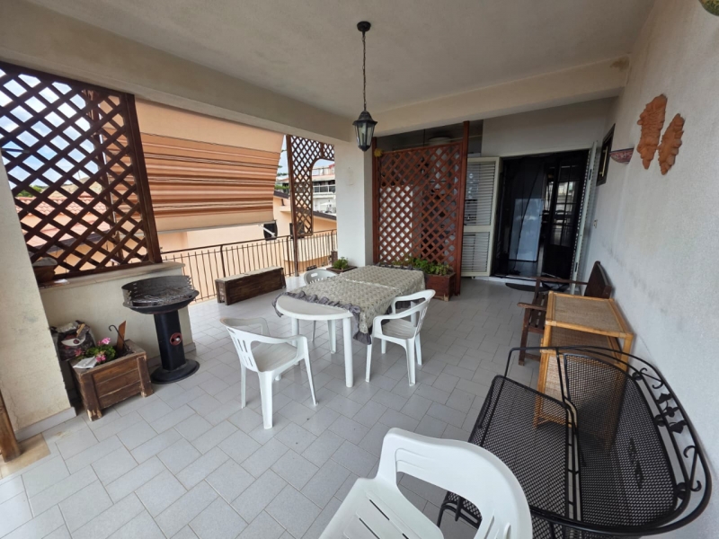 Ampio Appartamento + Giardino + Garage + Cantina Condofuri