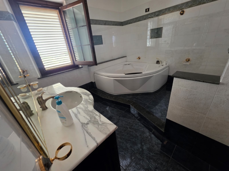 Ampio Appartamento + Giardino + Garage + Cantina Condofuri