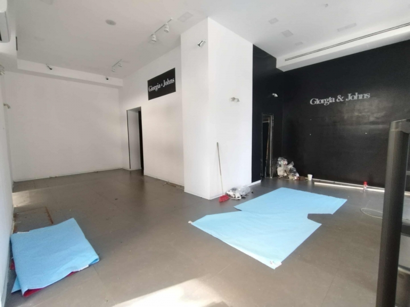 Locale Commerciale Corso Garibaldi 80 Mq