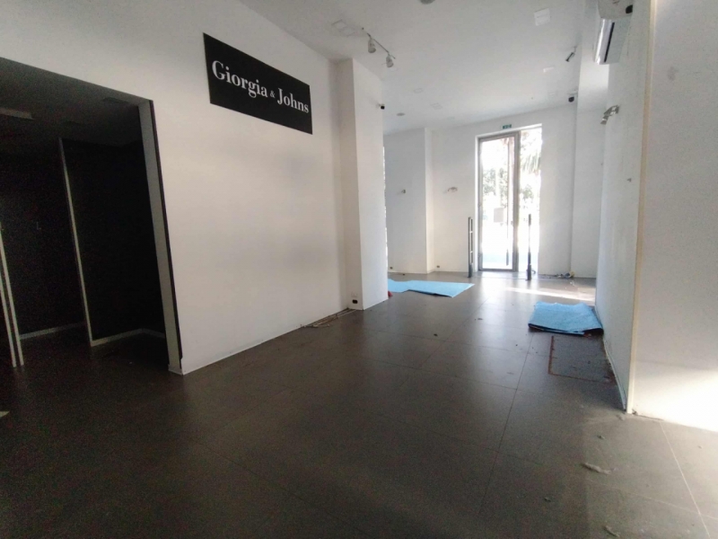 Locale Commerciale Corso Garibaldi 80 Mq