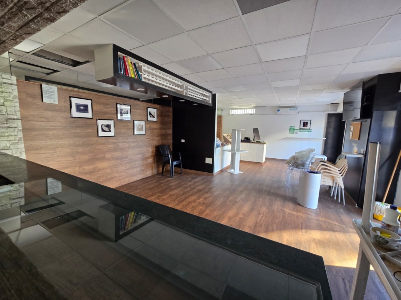 Locale commerciale C1 Con Corte Ravagnese